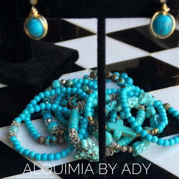 Minimalist colorful Turquoise dainty gold Halo colorful handmade earrings - Picture 2 of 7